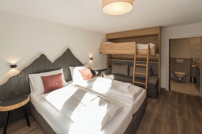 Imagen de la habitación del Hotel Der Zirmhof in Saalbach. Foto 3