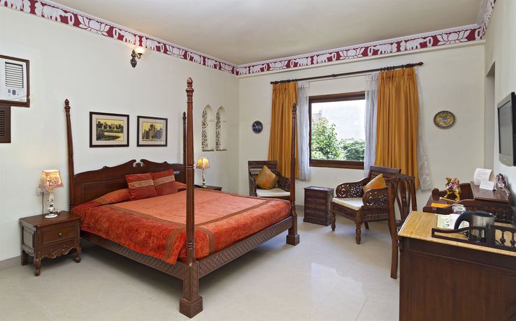 Imagen del bar/restaurante del Hotel Dera Rawatsar - Heritage. Foto 2