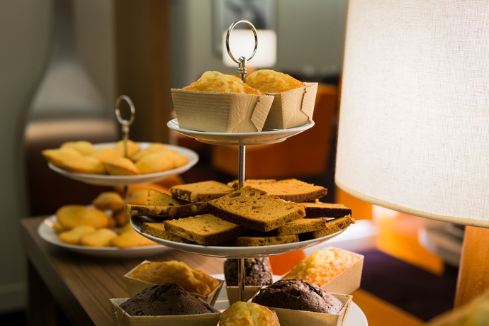 Imagen del bar/restaurante del Hotel Derby Alma. Foto 8