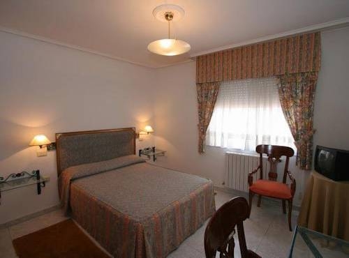 Imagen general del Hotel Derby, Carballiño. Foto 2