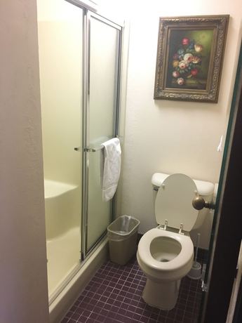 Imagen de la habitación del Hotel Derby Inn and Suites. Foto 6