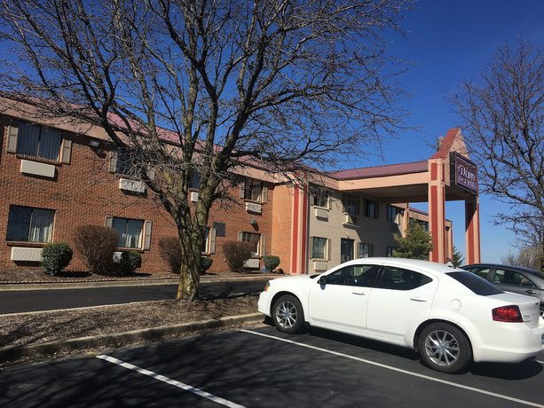 Imagen general del Hotel Derby Inn and Suites. Foto 2