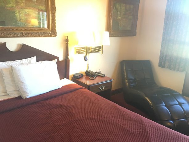 Imagen de la habitación del Hotel Derby Inn and Suites. Foto 9