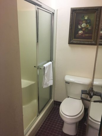 Imagen de la habitación del Hotel Derby Inn and Suites. Foto 13