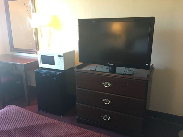 Imagen de la habitación del Hotel Derby Inn and Suites. Foto 15