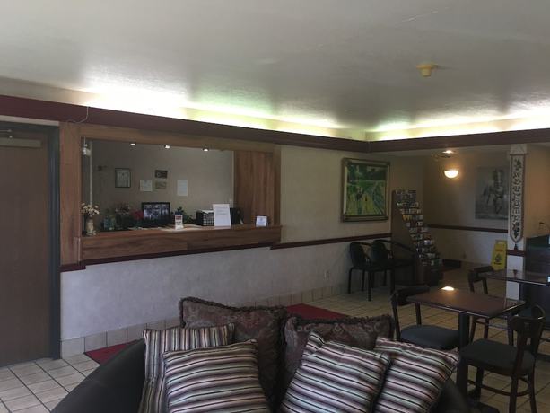 Imagen de los interiores del Hotel Derby Inn and Suites. Foto 19