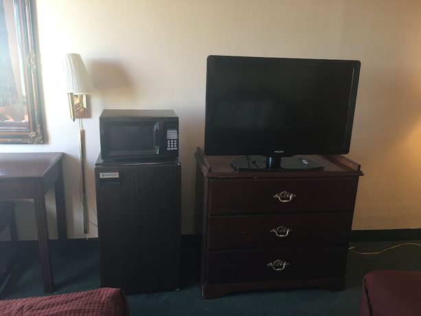 Imagen de la habitación del Hotel Derby Inn and Suites. Foto 17
