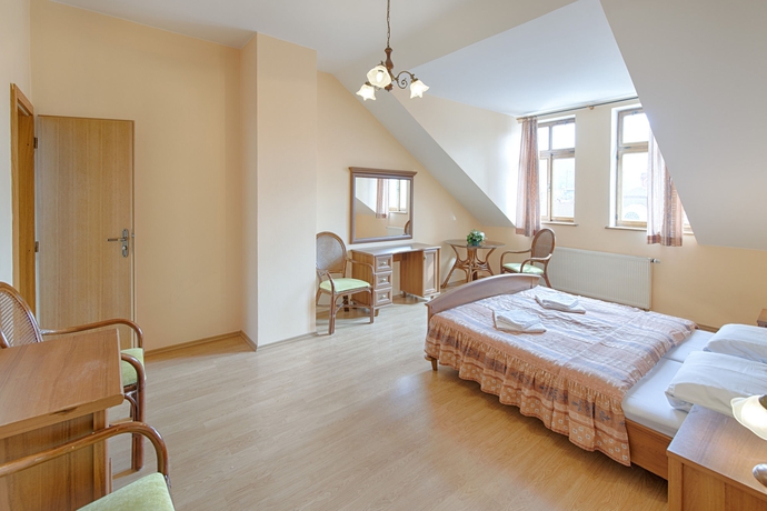 Imagen de la habitación del Hotel Derby, KARLOVY VARY. Foto 8