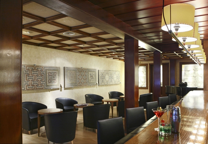 Imagen del bar/restaurante del Hotel Derby, LA DIAGONAL. Foto 2