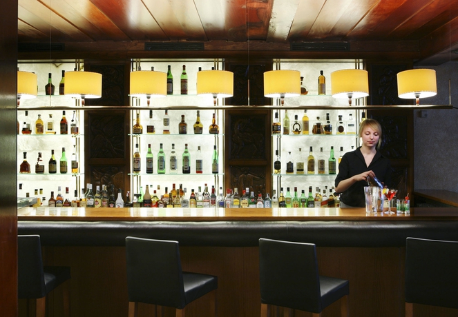 Imagen del bar/restaurante del Hotel Derby, LA DIAGONAL. Foto 3