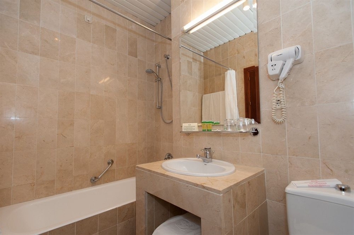 Imagen de la habitación del Hotel Derby Sevilla. Foto 12