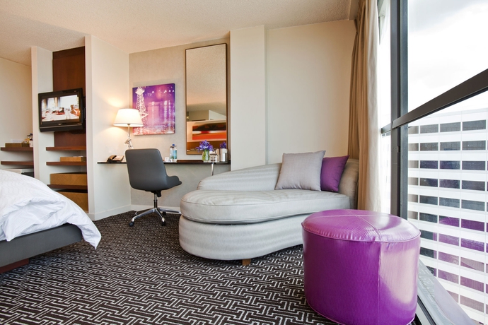 Imagen de la habitación del Hotel Derek. Foto 7