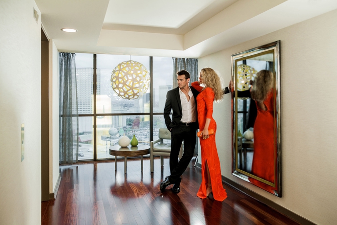 Imagen de los interiores del Hotel Derek. Foto 15