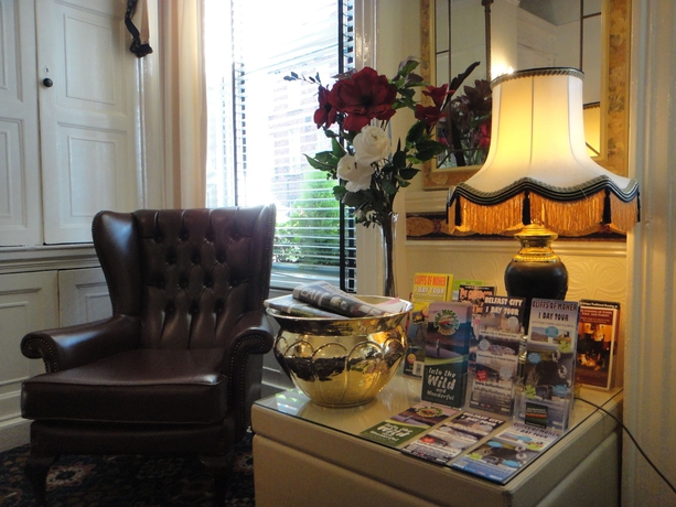 Imagen de los interiores del Hotel Dergvale. Foto 7