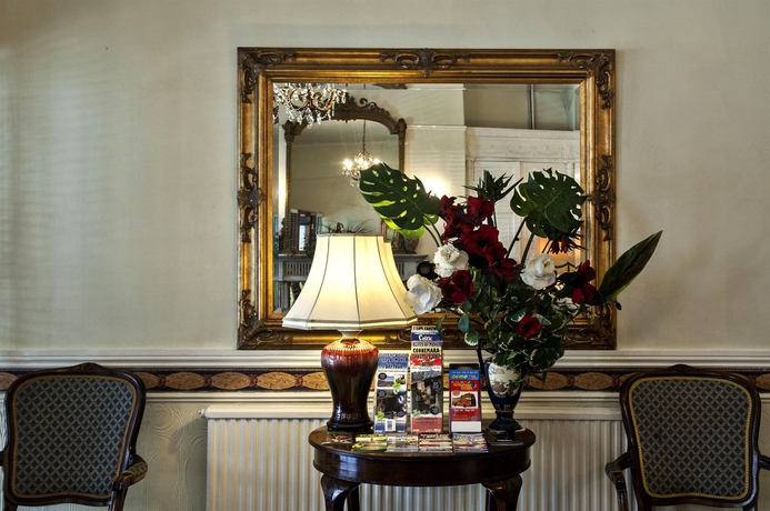 Imagen de los interiores del Hotel Dergvale. Foto 14