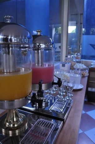 Imagen del bar/restaurante del Hotel Dermaga Keluarga. Foto 6