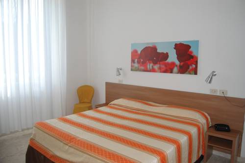 Imagen de la habitación del Hotel Derna. Foto 4