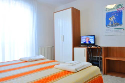 Imagen de la habitación del Hotel Derna. Foto 7