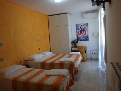 Imagen de la habitación del Hotel Derna. Foto 12