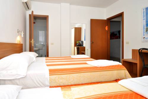Imagen de la habitación del Hotel Derna. Foto 13