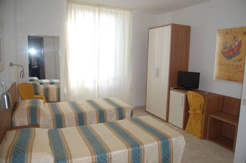 Imagen de la habitación del Hotel Derna. Foto 15