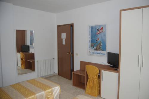 Imagen general del Hotel Derna. Foto 1