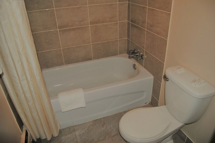 Imagen general del Hotel Derrick Motel. Foto 4