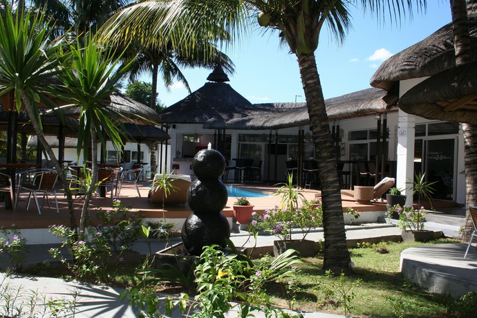 Imagen de los exteriores del Hotel Des 2 Mondes. Foto 11