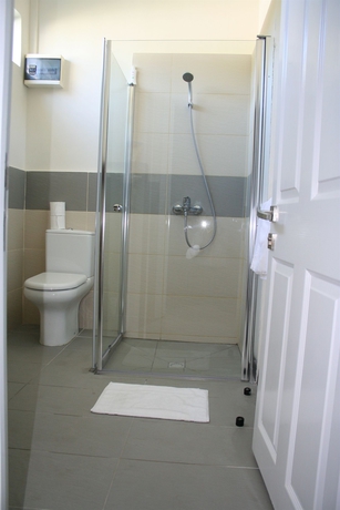 Imagen de la habitación del Hotel Des 2 Mondes. Foto 4