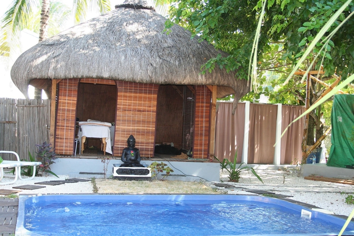 Imagen de la piscina del Hotel Des 2 Mondes. Foto 15