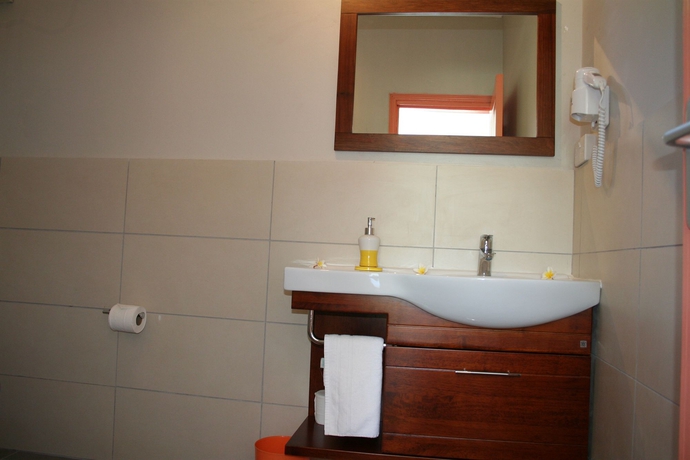 Imagen de la habitación del Hotel Des 2 Mondes. Foto 9