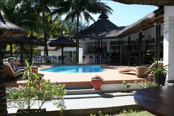Imagen de la piscina del Hotel Des 2 Mondes. Foto 16