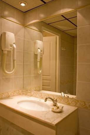 Imagen de la habitación del Hotel Des 4 Soeurs. Foto 4