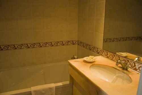 Imagen de la habitación del Hotel Des 4 Soeurs. Foto 8