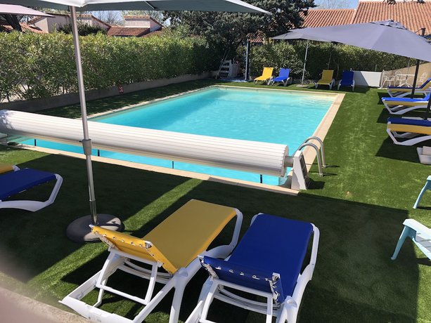 Imagen de la piscina del Hotel Des 4 Vents. Foto 20