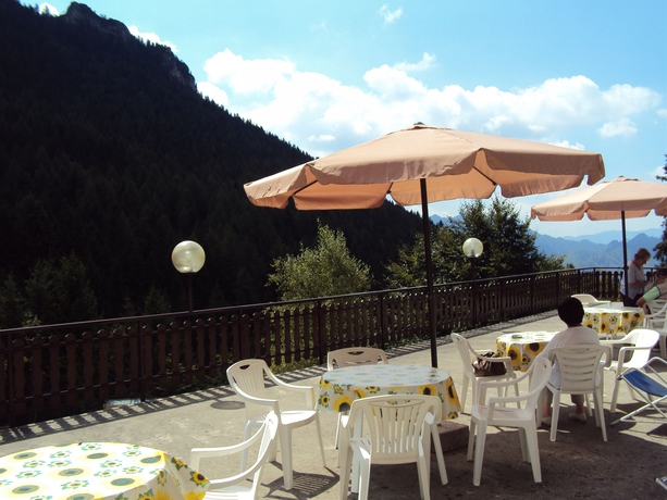 Imagen de los exteriores del Hotel Des Alpes, Castione Della Presolana. Foto 4