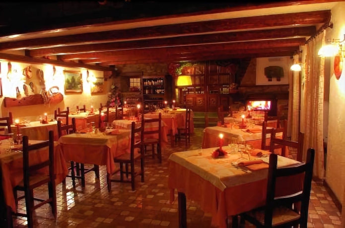 Imagen del bar/restaurante del Hotel Des Alpes, Saint-Rhemy-En-Bosses. Foto 8