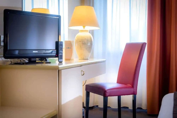 Imagen de la habitación del Hotel Des Alpes, Turín. Foto 8