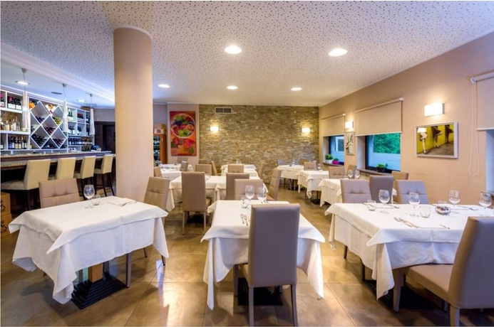 Imagen del bar/restaurante del Hotel Des Alpes, Turín. Foto 6