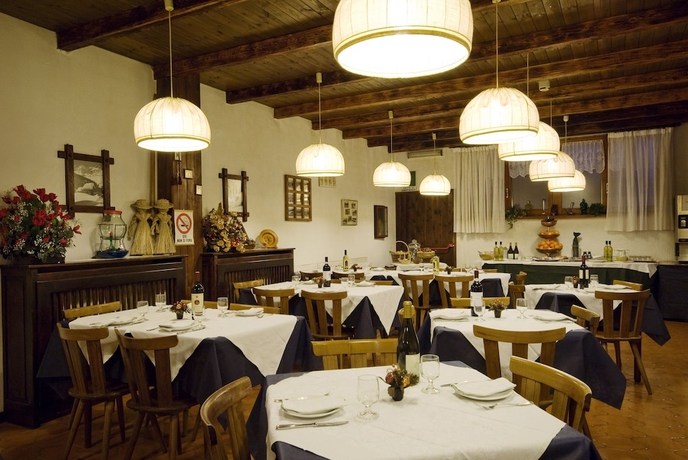 Imagen del bar/restaurante del Hotel Des Amis. Foto 8