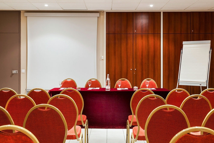 Imagen de los interiores del Hotel Des Arcades De Cachan Grand Paris Sud. Foto 15