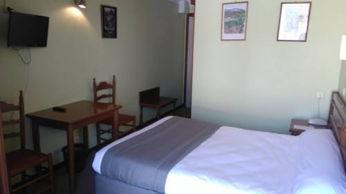 Imagen de la habitación del Hotel Des Arcades. Foto 4