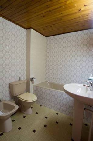 Imagen de la habitación del Hotel Des Arcades. Foto 12