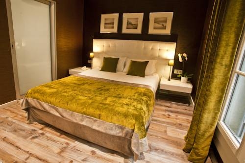 Imagen general del Hotel Des Arceaux. Foto 8