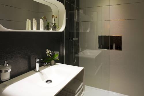 Imagen general del Hotel Des Arceaux. Foto 6