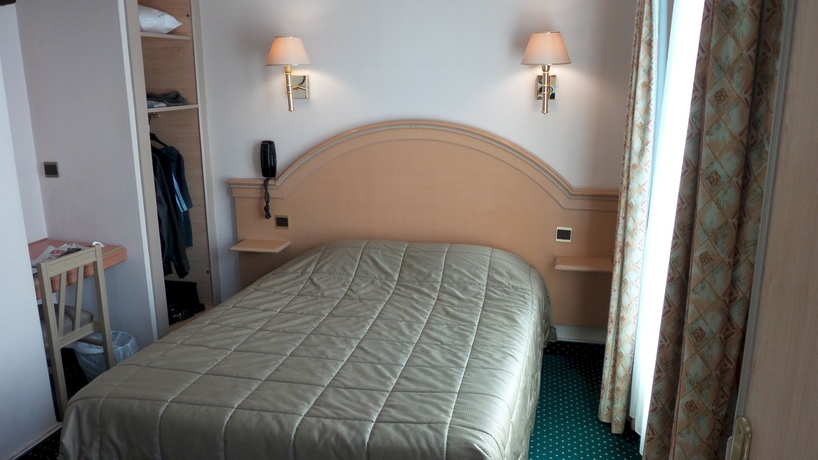 Imagen de la habitación del Hotel Des Arènes. Foto 8