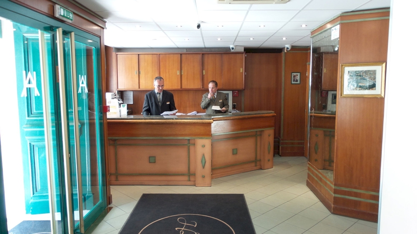 Imagen de los interiores del Hotel Des Arènes. Foto 16