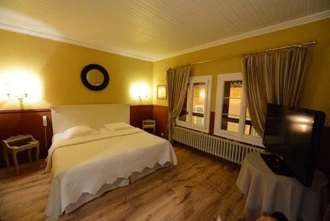 Imagen de la habitación del Hotel Des Artistes, TARASCON. Foto 4