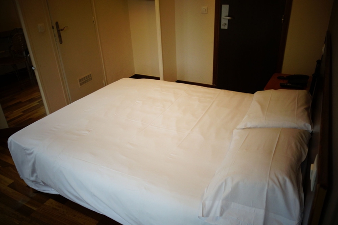 Imagen de la habitación del Hotel Des Arts Bastille. Foto 7