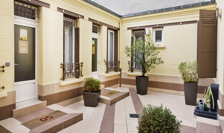 Imagen de los exteriores del Hotel Des Arts Paris Montmartre. Foto 13